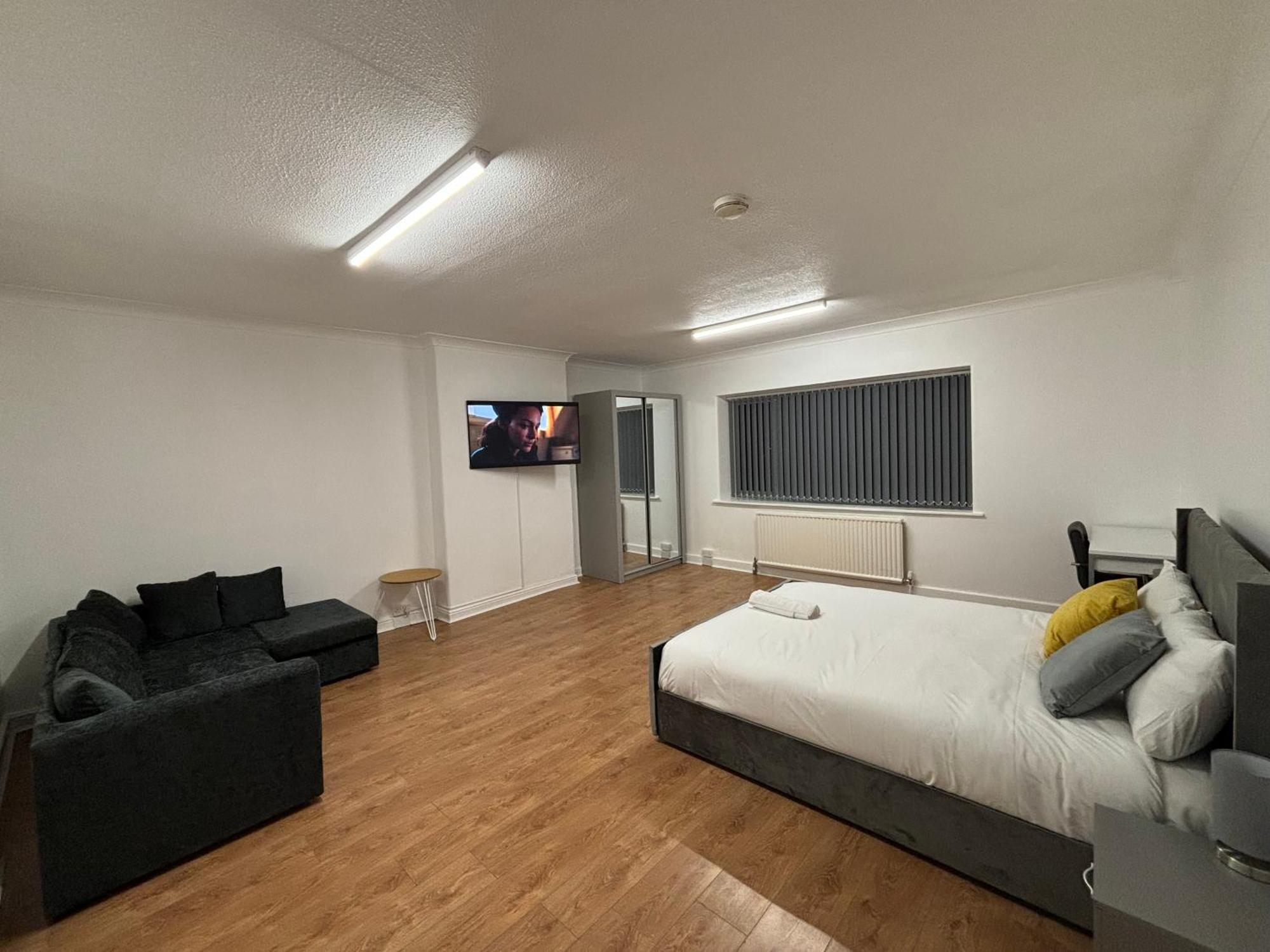 Del Apartment *